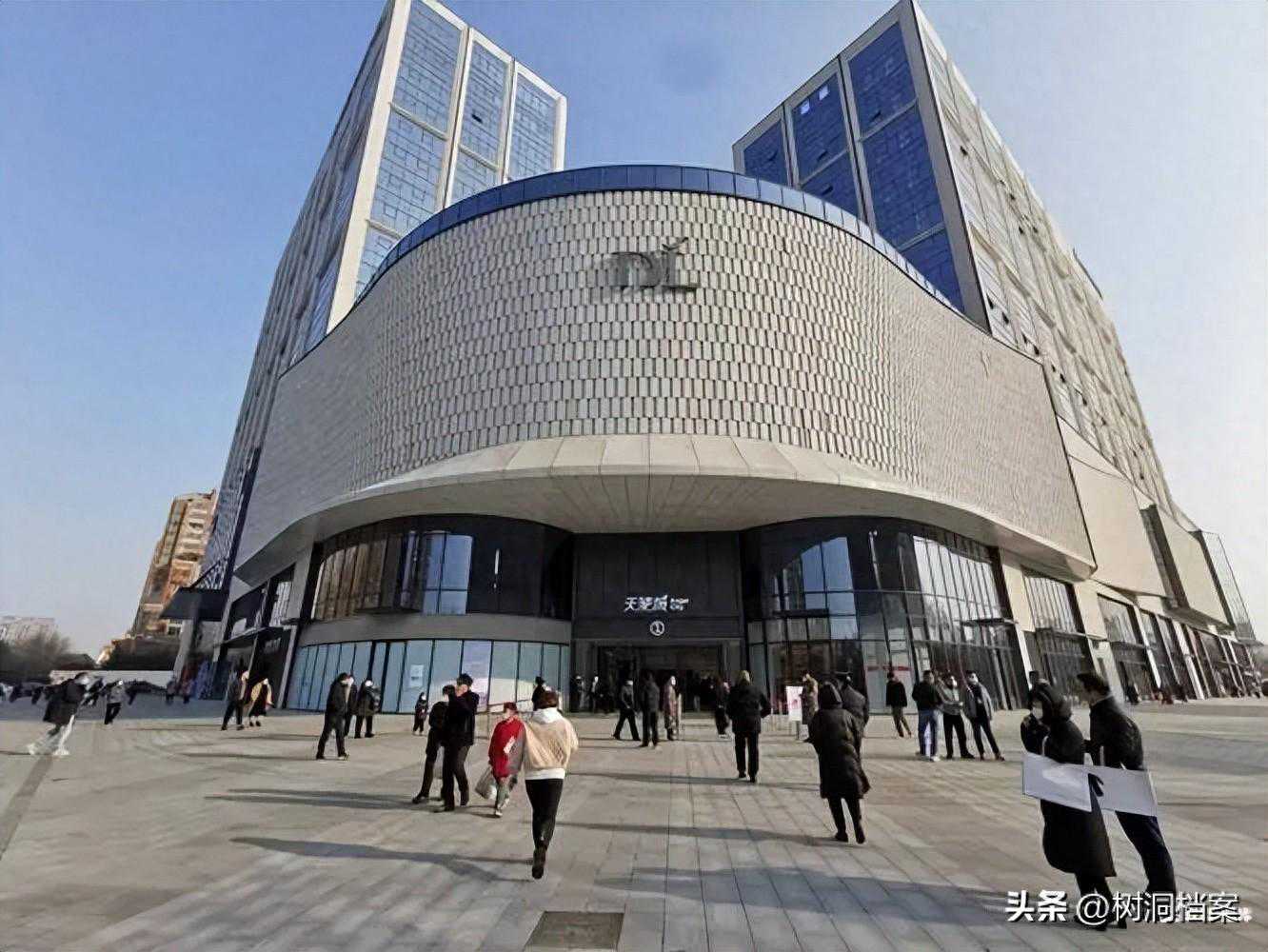 山西80人旅游团横扫胖东来，车都塞满了，还吐槽许昌金牌导游不行