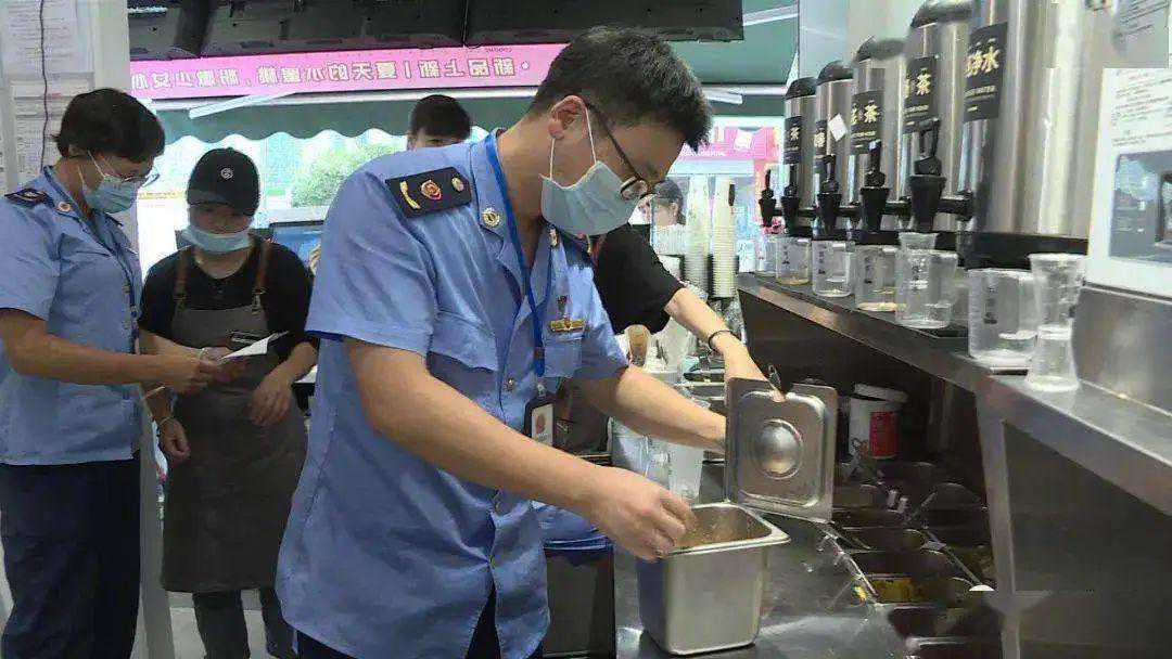 两位整狠活的网红，掀起食品“科技革命”