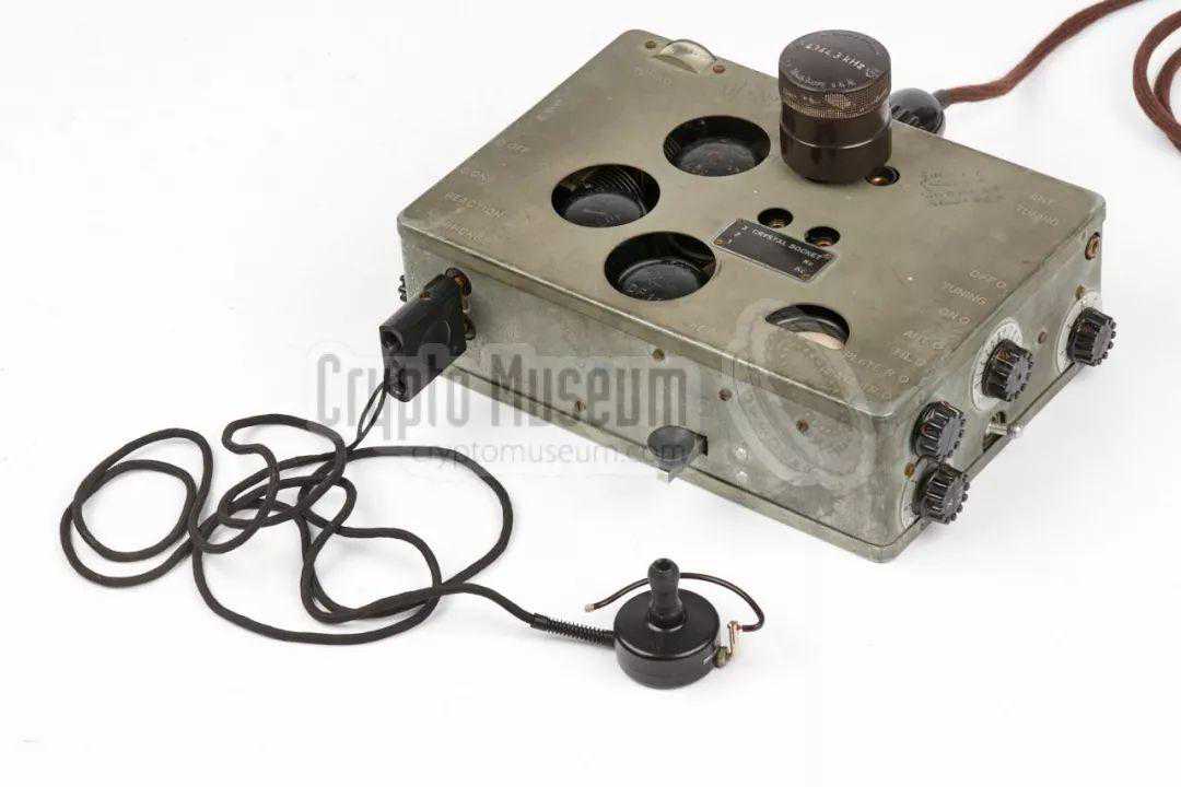 1942年德国间谍使用的神秘小盒子竟能放下多根电子管，图纸详解