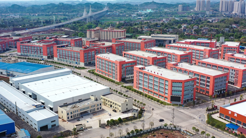 四川渠县：“机器换人”和“数字换脑”为轻纺服饰产业注入新质生产力