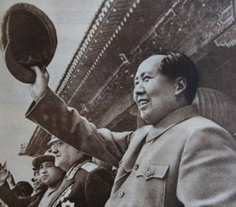 毛主席：你扔你的原子弹，我扔我的手榴弹，杜鲁门搬石头砸自己脚