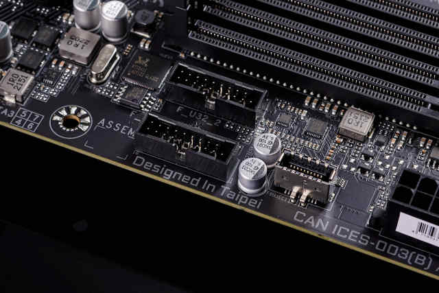 硬刚12900K处理器，技嘉小雕B660M AORUS ELITE AX DDR4主板评测