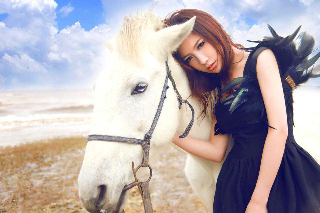 赞！看小伙如何废物利用做一个小音箱，老人听戏曲非常方便