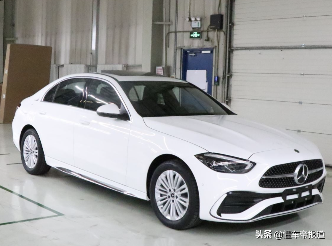 新车｜国产奔驰全新一代C级来了！实车首曝，轴距加长89毫米
