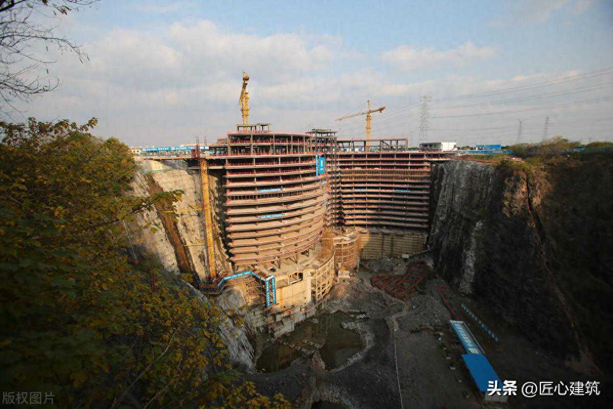 探索未来建筑：科技革新引领的施工新时代