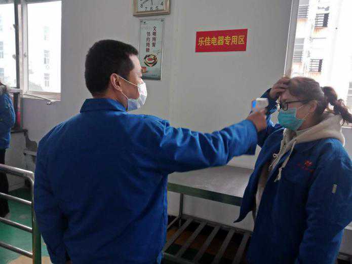 芜湖县双联系入百企：科技助力企业度过"疫期寒冬"