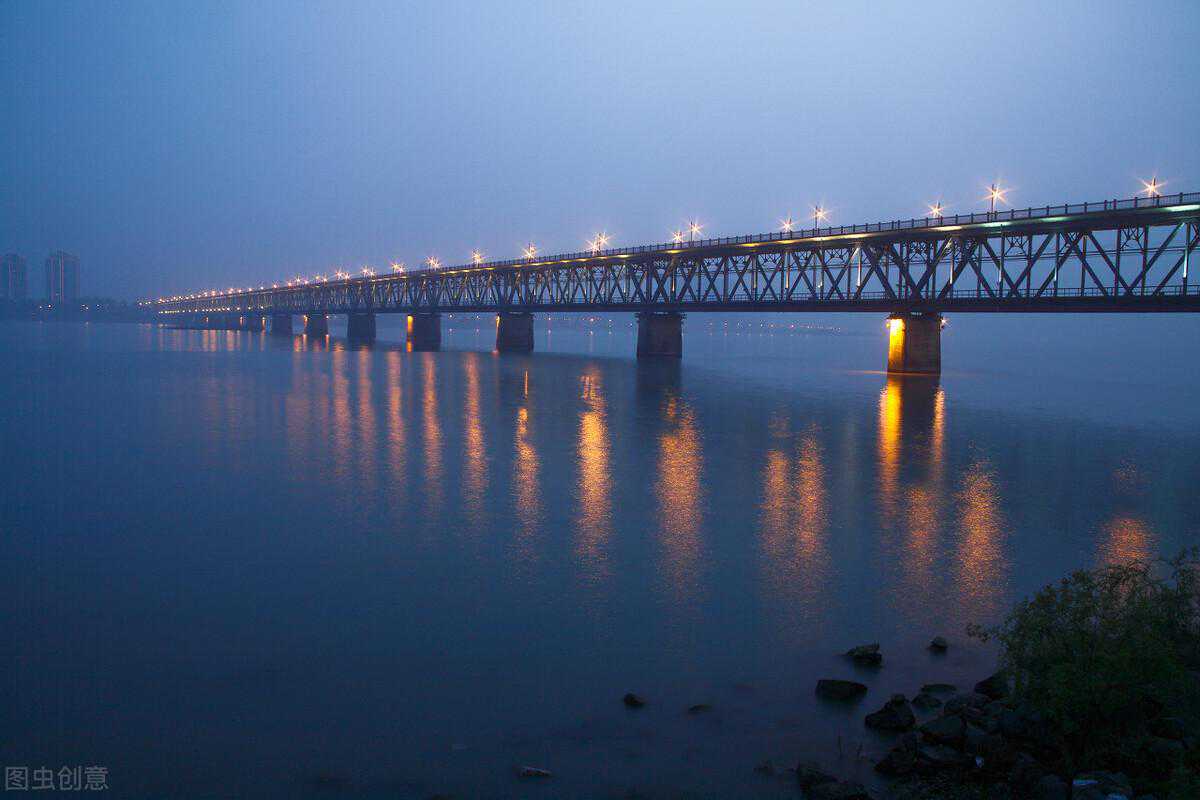 建议效仿成都大学和上海科技大学，恢复设立杭州大学
