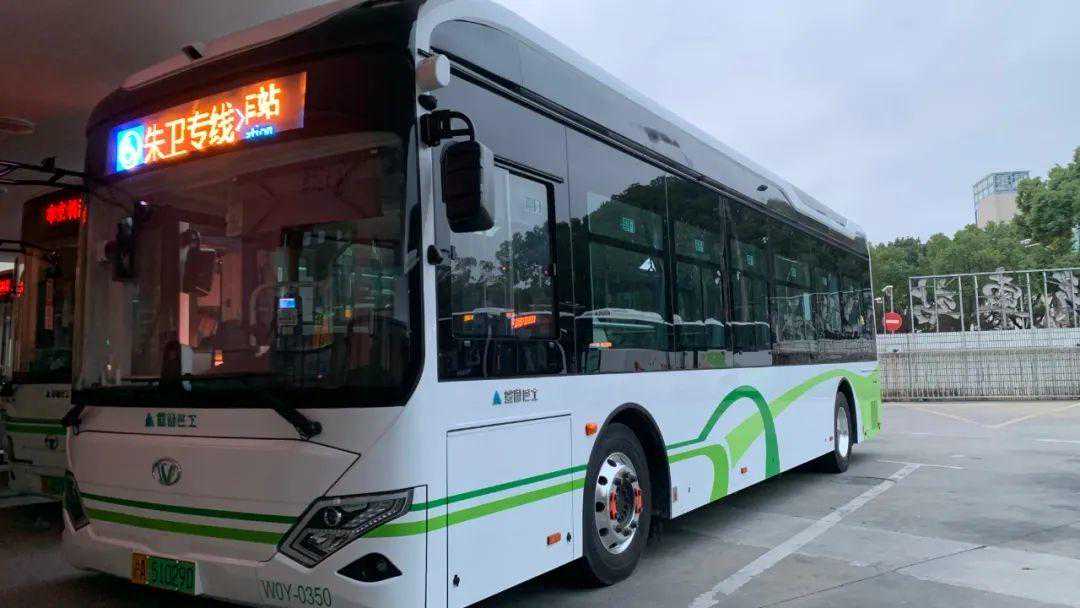 黑科技+智能优化+无障碍……金山又有36辆公交车换新车啦