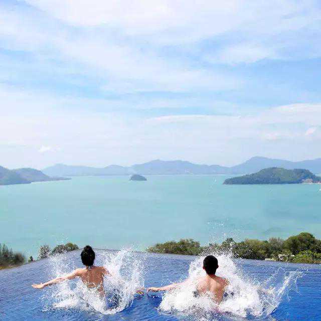 共筑科技强国梦，斯格威与罗森桥携手开展机器人科普活动