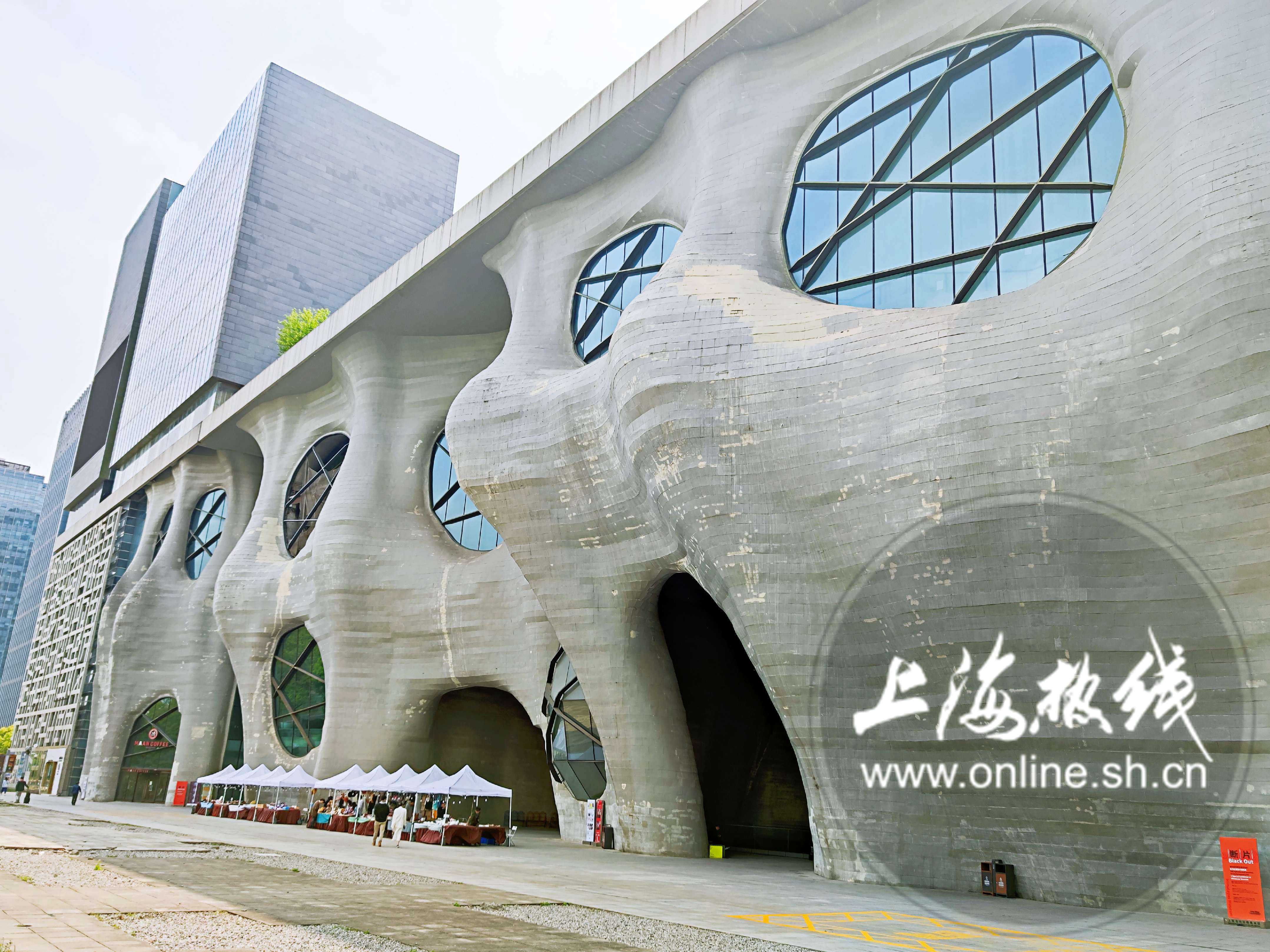 魔都小众美术馆！来这里体验未来科技感+性冷淡风，还有逛到断片的艺术展