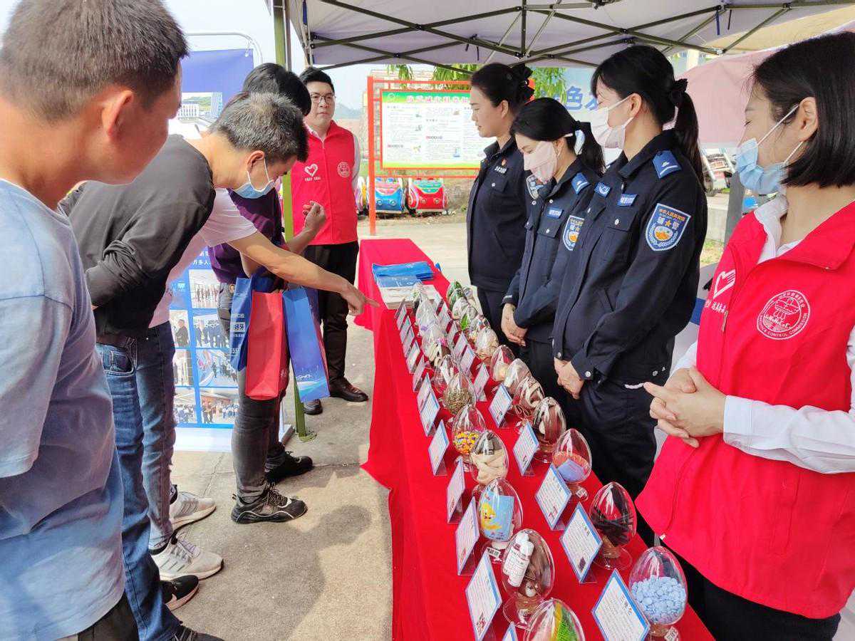 文化科技卫生“三下乡” 法治宣传教育紧相伴——广东省“三下乡”活动走进粤东汕尾市海丰县