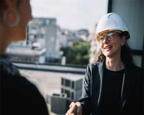 张宝儿出“阴招”驯服躁底袁伟豪