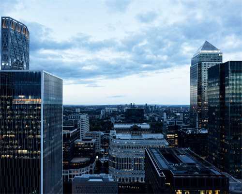 “绿巨人”回乡如鱼得水，包揽巴甲年度四大奖项